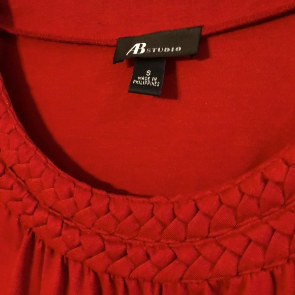 Shirt With an Amazing Neckline Sz Small - Picture 3 of 4